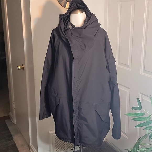 Adventure Tech Coat Mens  X-Large Black Gore Tex Parka Military Msrp - Picture 1 of 16